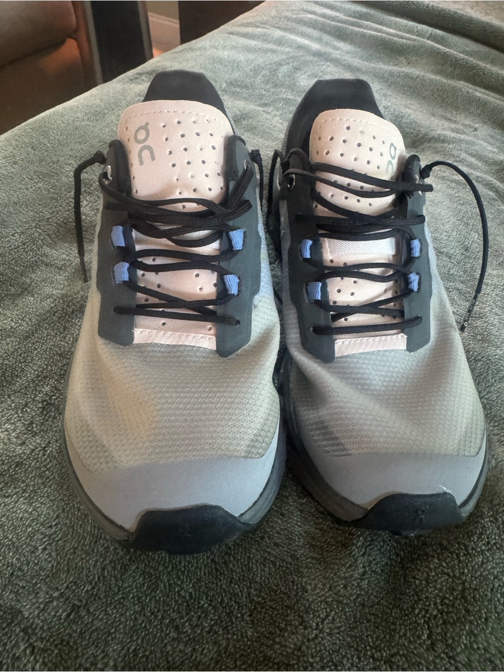 Never worn On Cloud Cloudvista Light Gray with Black and Blue Accents size 8